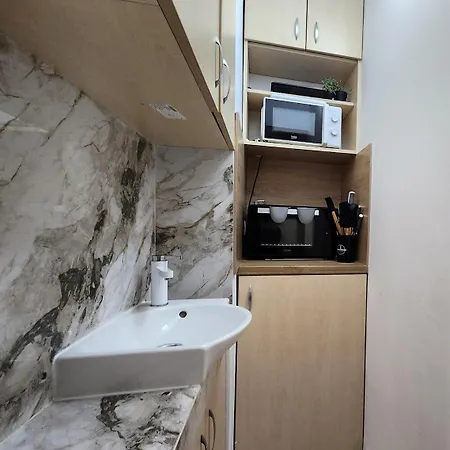 Zen Relax - Polona - Calea Victoriei - Metro Station בוקרשט