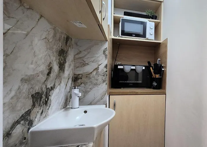 Zen Relax - Polona - Calea Victoriei - Metro Station Bucureşti